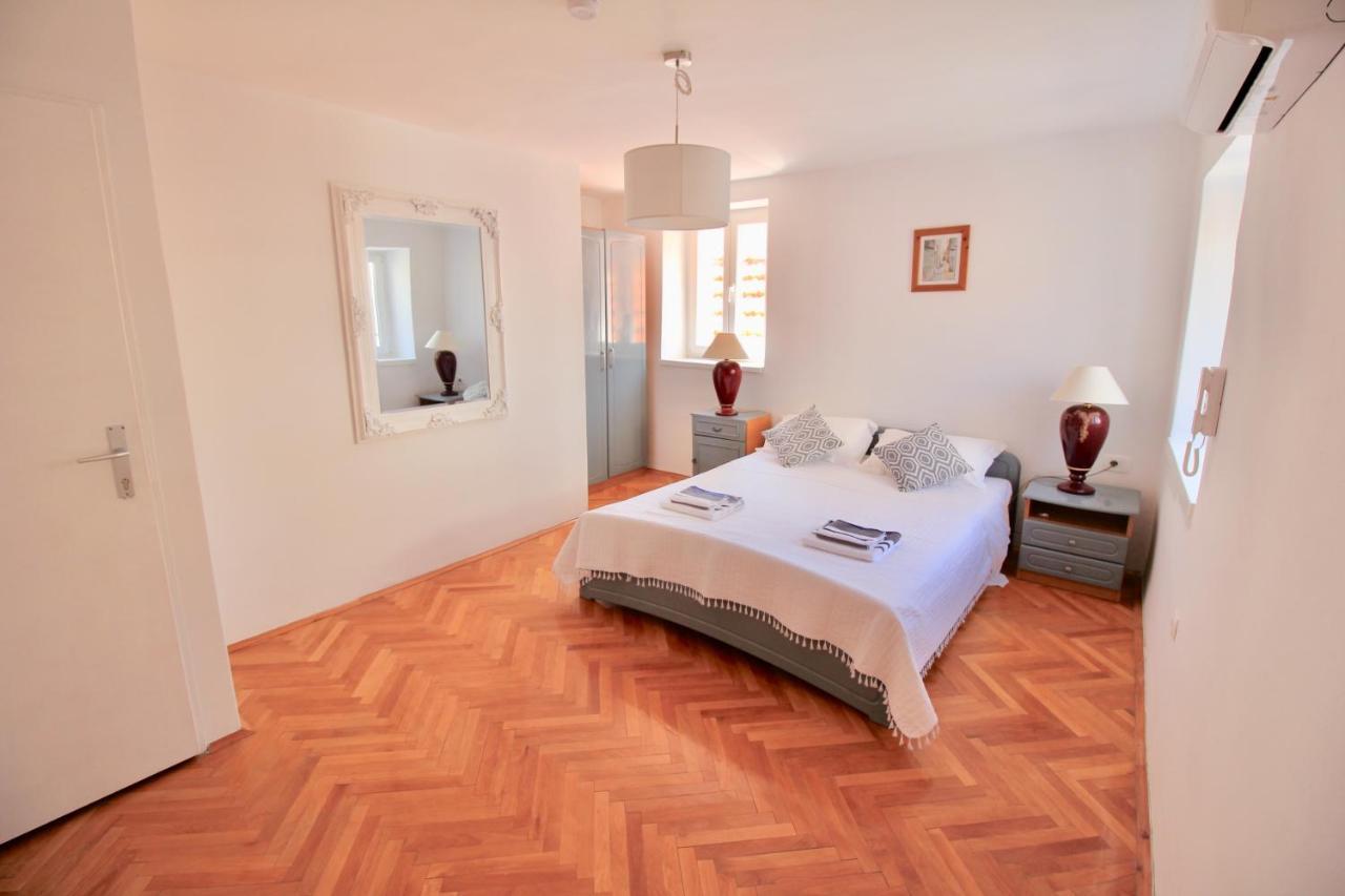 Villa Town House In The Centre Of Historic Traù Esterno foto